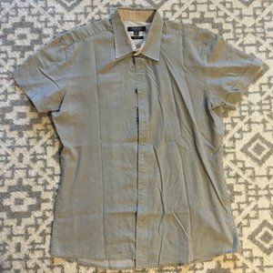 Cool casual short sleeve men' shirt. Slim fit. L